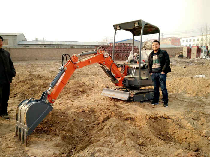 小型挖掘機冬季保養(yǎng)