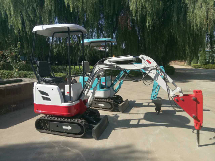 小挖掘機日常保養